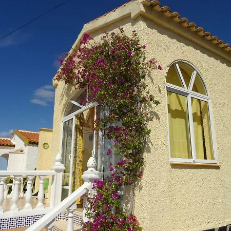 Casa Mira La Vega * La Marina